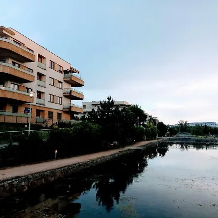 M&R Apartament Airport&Business Marina Mokotow - 4 People - Parking - Fast Wifi - Netflix - Self Check-In - Terrace - Guarded Estate - Gramophone - 6 Min From Chopin Airport Варшава Екстер'єр фото