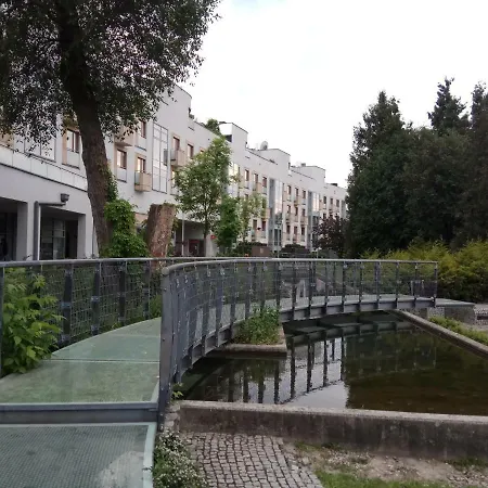 M&R Apartament Airport&Business Marina Mokotow - 4 People - Parking - Fast Wifi - Netflix - Self Check-In - Terrace - Guarded Estate - Gramophone - 6 Min From Chopin Airport Варшава Екстер'єр фото
