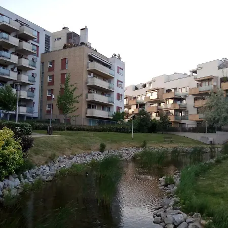 M&R Apartament Airport&Business Marina Mokotow - 4 People - Parking - Fast Wifi - Netflix - Self Check-In - Terrace - Guarded Estate - Gramophone - 6 Min From Chopin Airport Варшава Екстер'єр фото