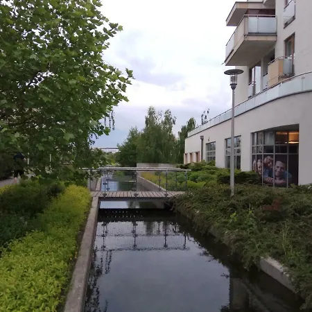 M&R Apartament Airport&Business Marina Mokotow - 4 People - Parking - Fast Wifi - Netflix - Self Check-In - Terrace - Guarded Estate - Gramophone - 6 Min From Chopin Airport Варшава Екстер'єр фото
