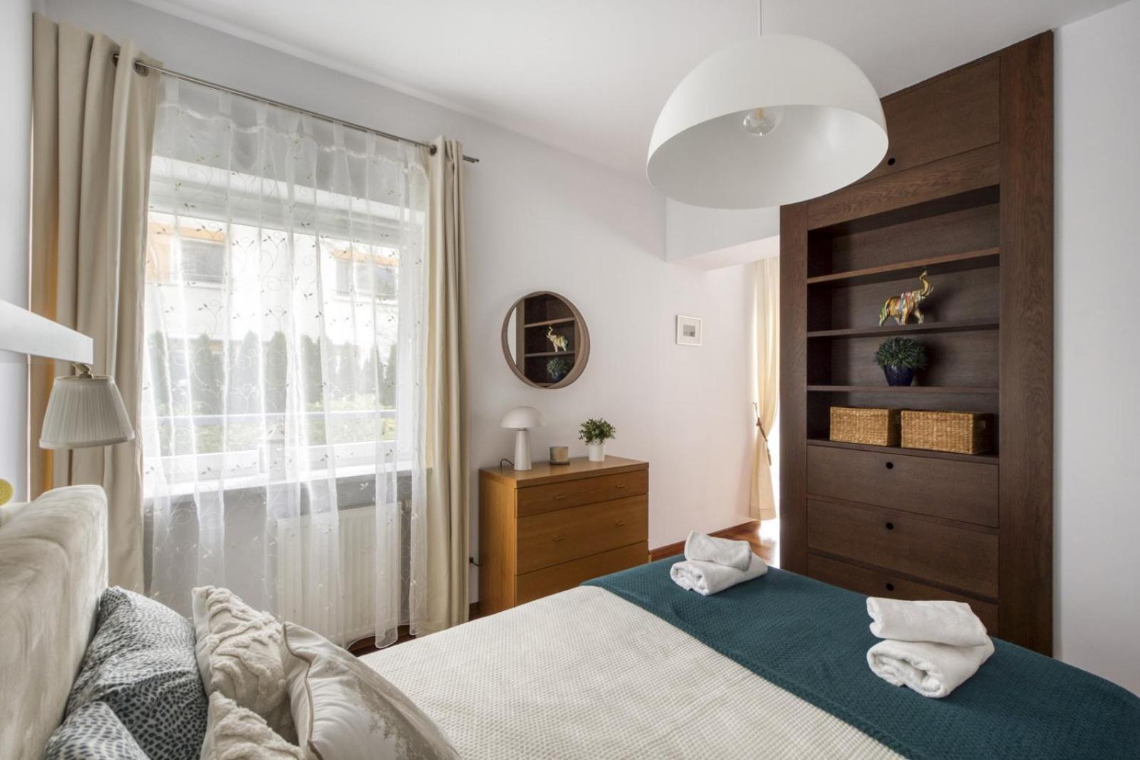 Apartment M&r Apartament: Airport-adjacent Business With Terrace