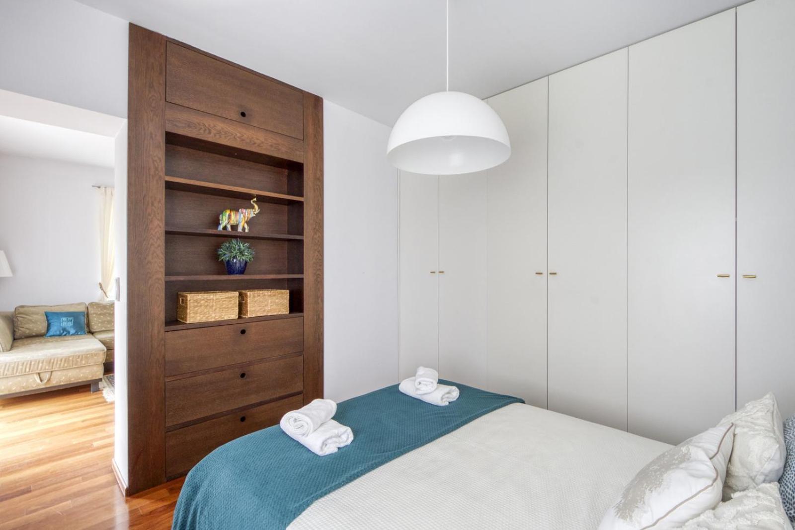 M&r Apartament: Airport-adjacent Business With Terrace Apartment