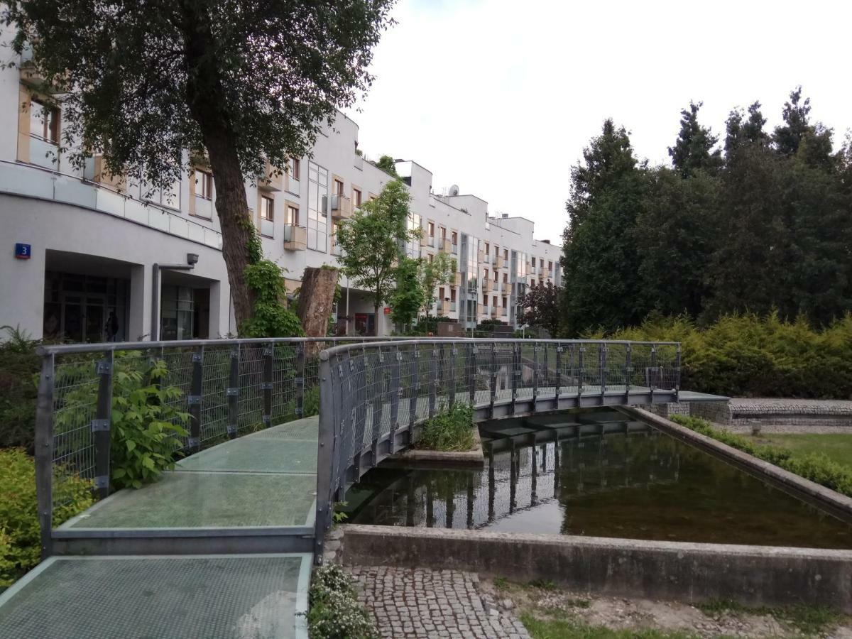 M&r Apartament: Airport-adjacent Business With Terrace Apartment *