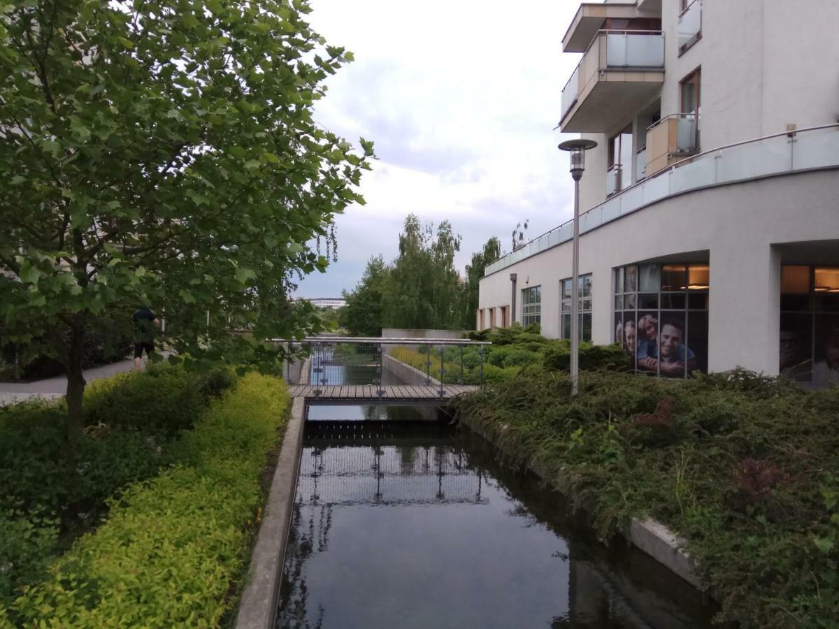 M&r Apartament: Airport-adjacent Business With Terrace Apartment *